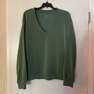 Athleta Seasoft Willow V-Neck Sweatshirt Green M